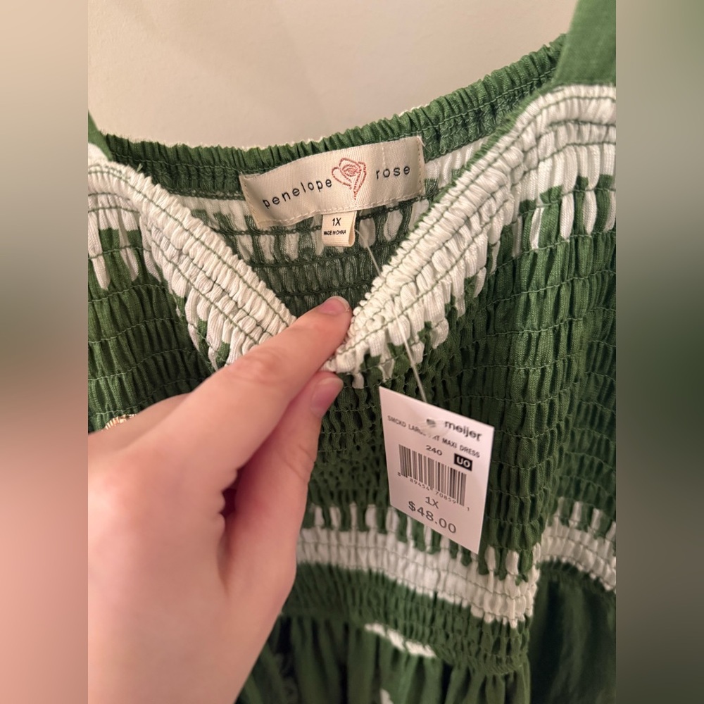 Green Maxi Dress with White Pattern - Picture 3 of 3